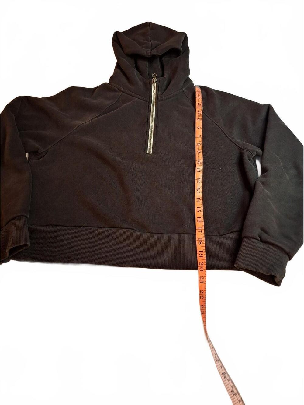#1010 vuori hoodie approximate size s - Picture 3 of 4